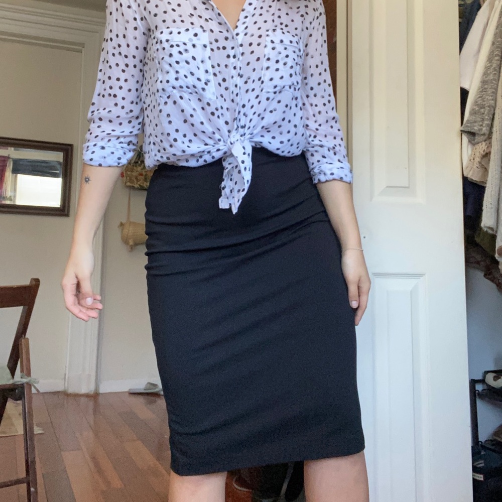 Basic pencil skirt